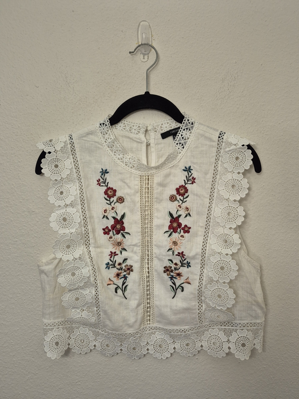 Forever 21 White Lace-Trim Cropped Button-Back Camisole